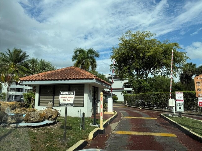 Building Photo - 8335 SW 152nd Ave