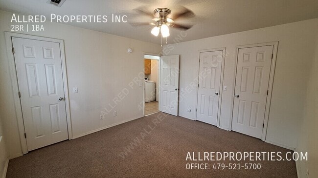 Building Photo - 2697 N Center St