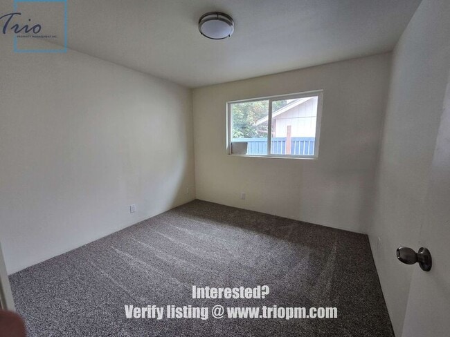 Building Photo - 3975 Dove Ln