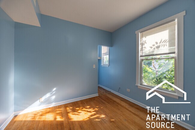 Building Photo - 4058 W Congress Pkwy