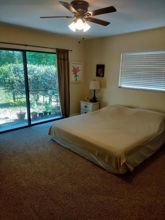 Building Photo - 4 Blaine Ct