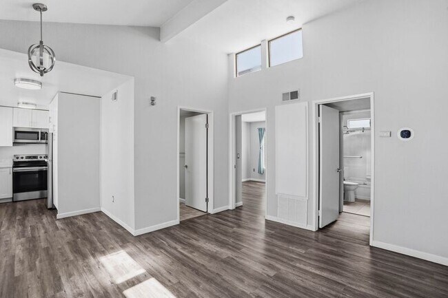 Building Photo - 4642 Utah St
