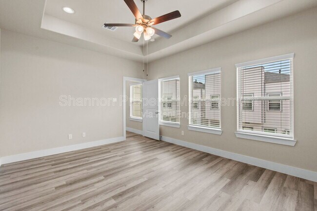 Building Photo - 9012 Lonestar Creekbend Ln