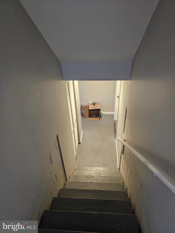 Building Photo - 12 Fairmount Dr