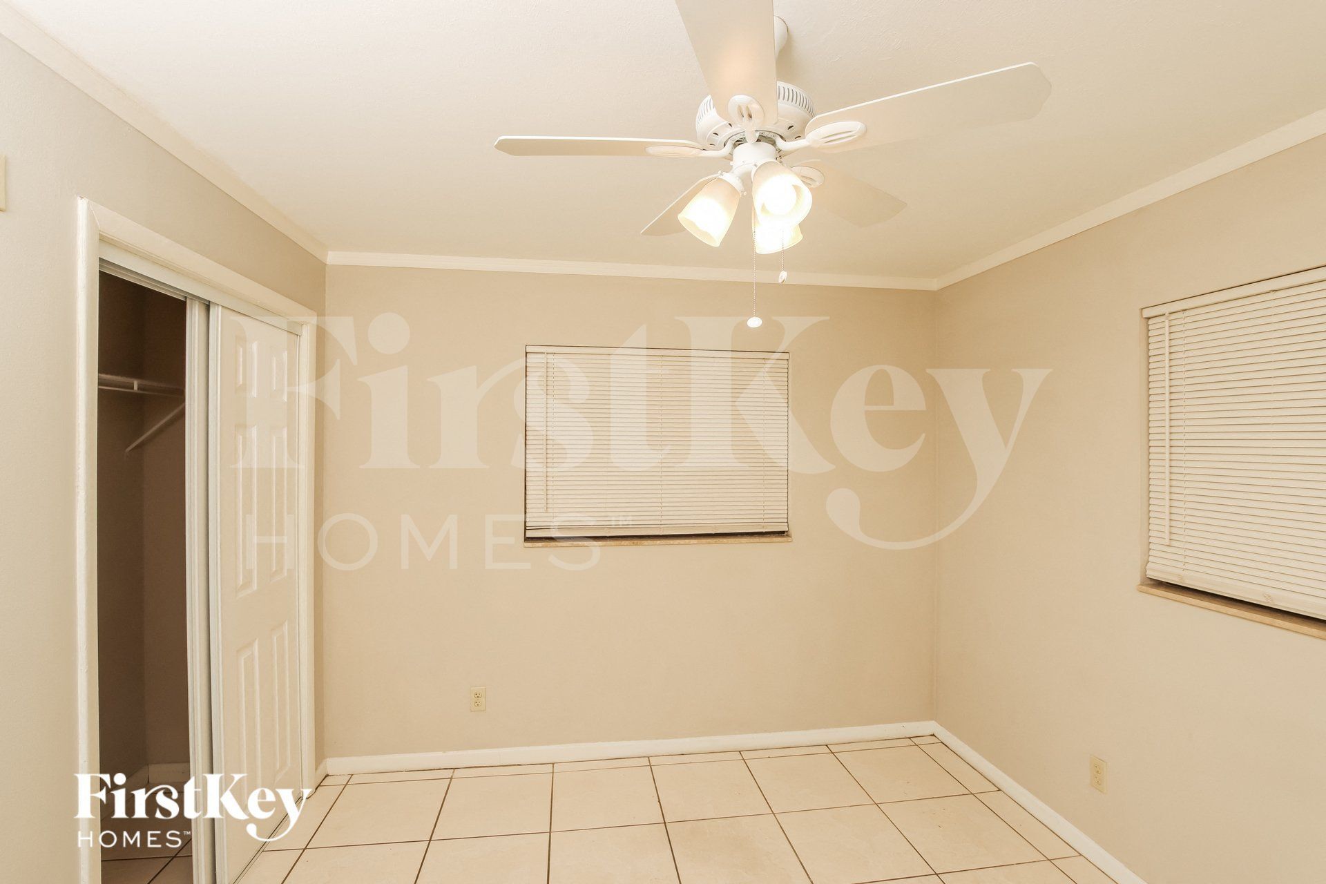 Building Photo - 988 Cardon Dr