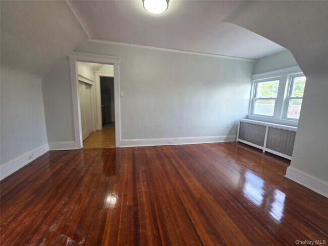 Building Photo - 81 Waring Pl