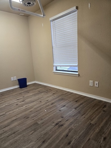 Building Photo - 654 St Louis Ave