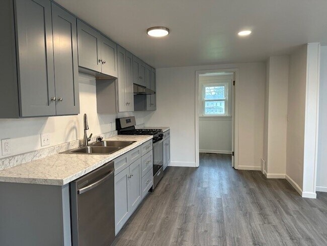 Building Photo - Palmyra School District 2 Bedroom 1.5 Bath...