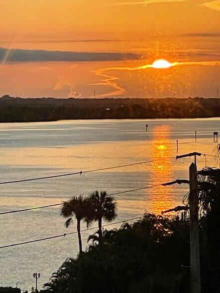 Lanai View - 8400 Estero Blvd