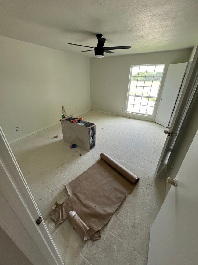 Building Photo - 408 Carter Dr