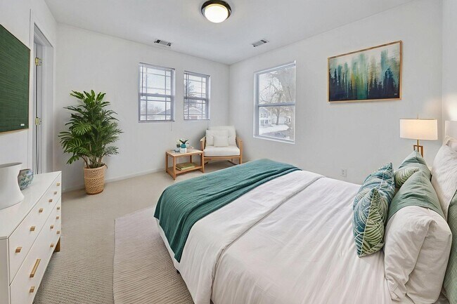 Building Photo - 357 S Greenwich St