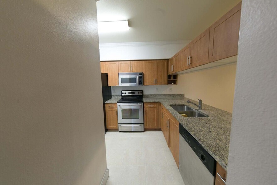 Primary Photo - 6510 Emerald Dunes Dr