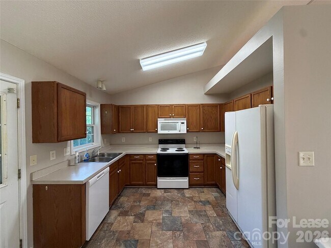 Building Photo - 375 Brookfield Dr