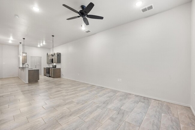 Building Photo - 1122 N 7th St