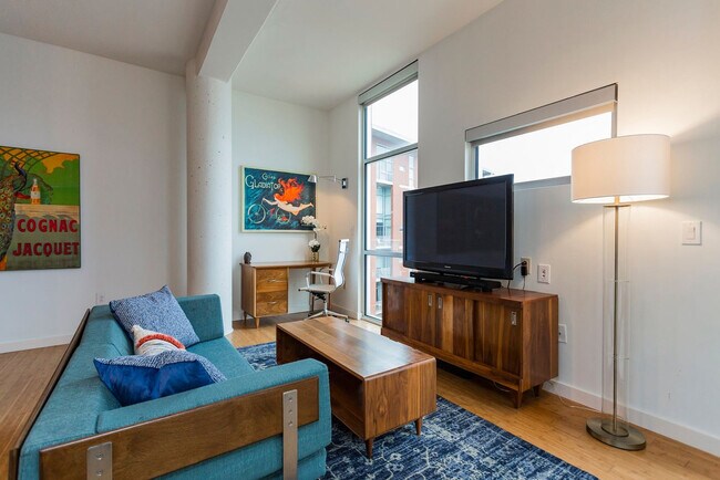 Building Photo - 2115 Yeaman Pl