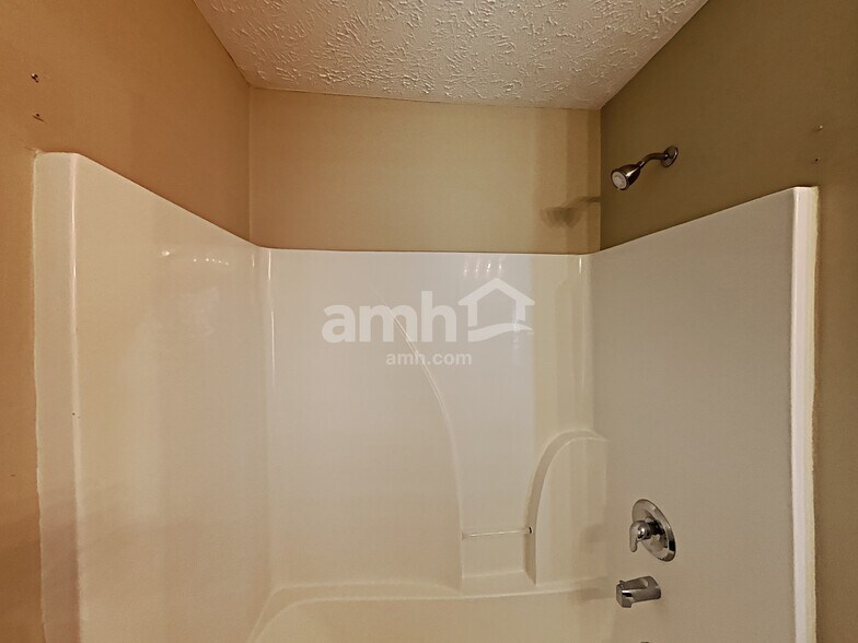 Building Photo - 1375 E Nir Shreibman