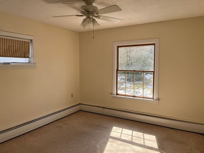 Building Photo - 940 Woodlawn St