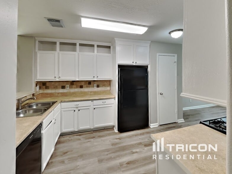 Building Photo - 614 Harpswell Ln