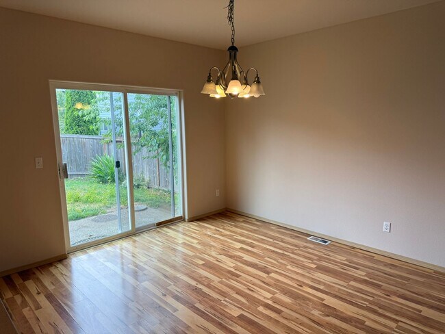Building Photo - 3Bd/2.5Ba Maple Valley Home