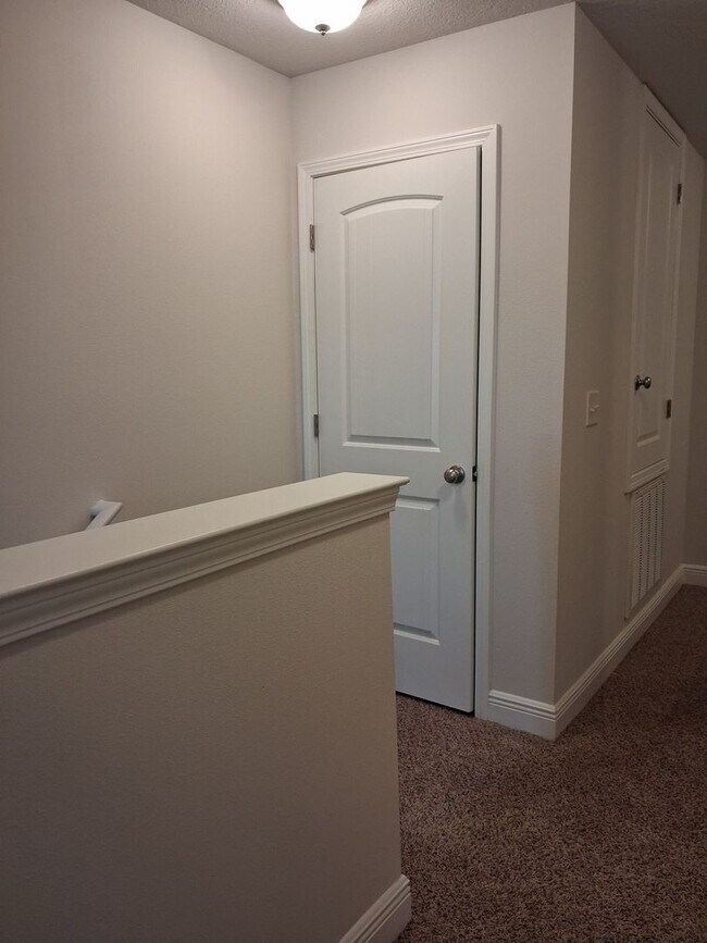 Building Photo - 7562 Shadow Lake Dr