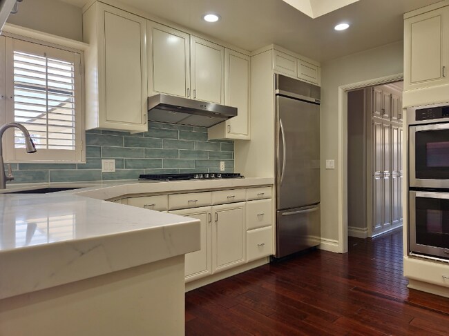 Building Photo - 1219 Essex Ln