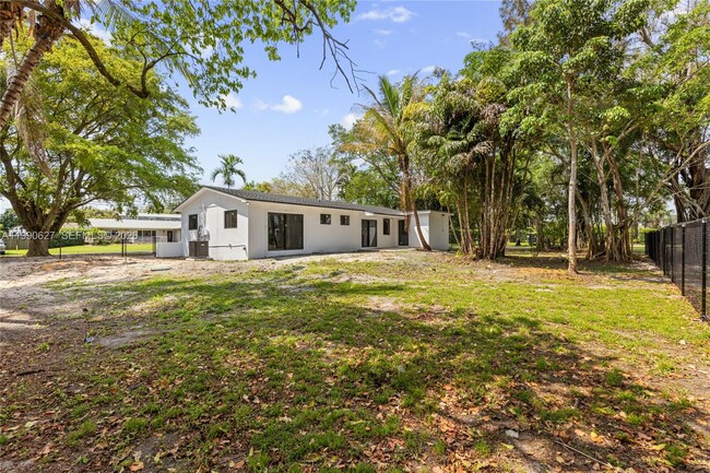 Building Photo - 14171 SW 37th Ct