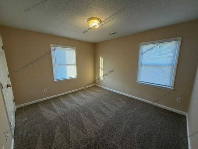 Building Photo - 404 Mt Olive Dr