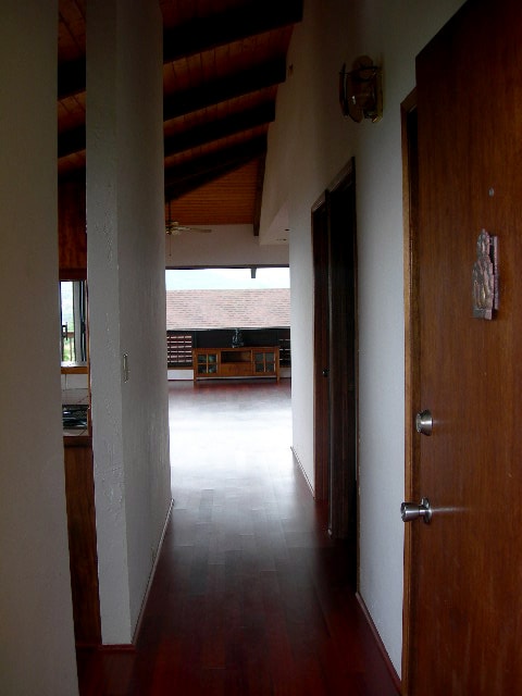 Looking through entrance to living room - 45-133 Alina Pl