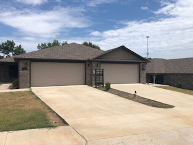 Primary Photo - Call Heather about the move in special on ...