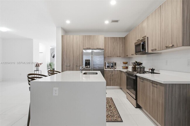 Building Photo - 13630 SW 158th Ave