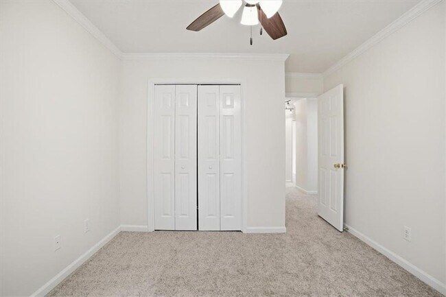 Building Photo - 2600 Holcomb Springs Dr