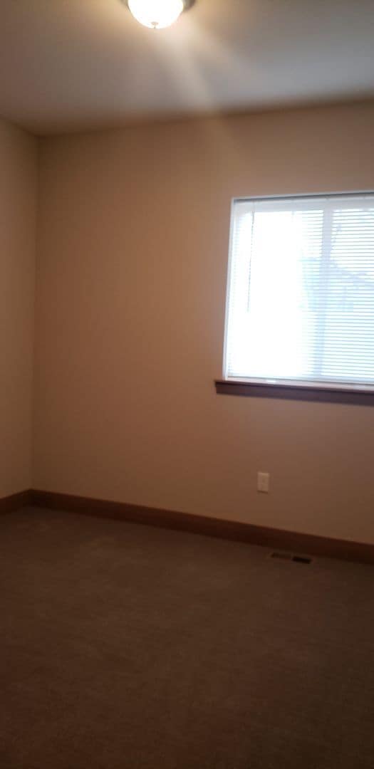 Building Photo - 1404 E 6th St