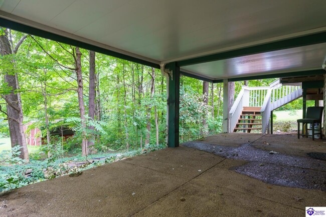 Building Photo - 192 Skyline Dr