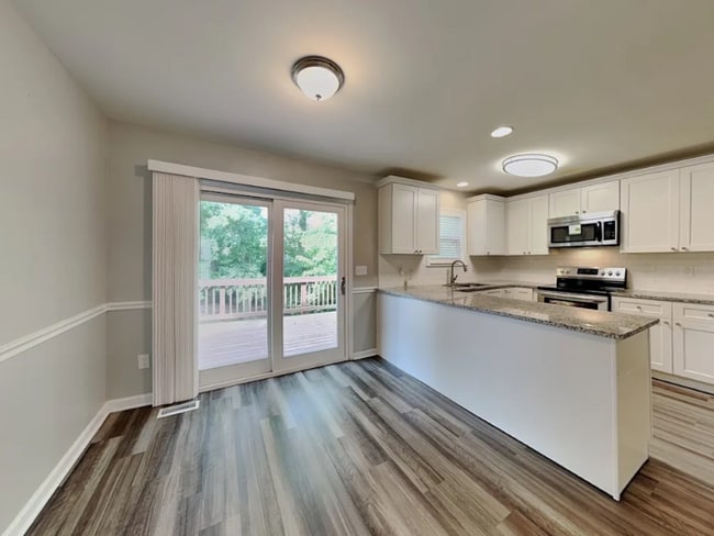 Building Photo - 6333 Willowdell Dr