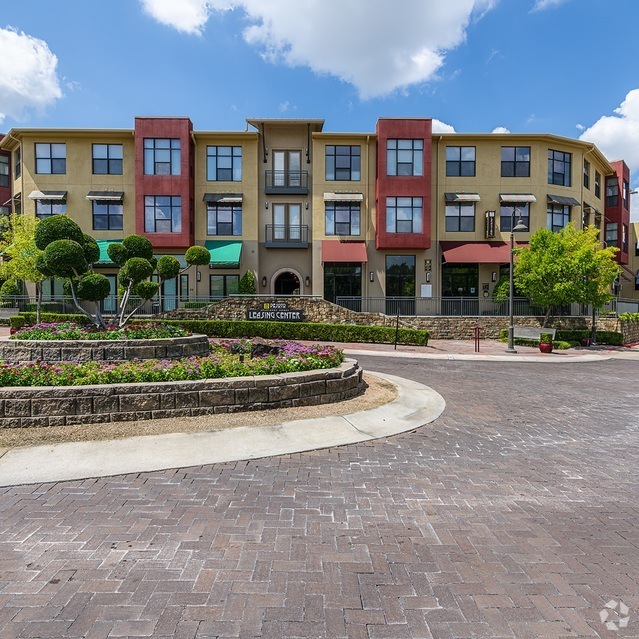 Building Photo - DeSoto Town Center