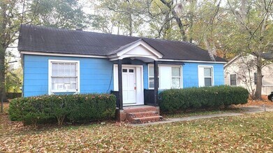 Building Photo - For Rent: Renovated Three Bedroom House in Sumter SC!