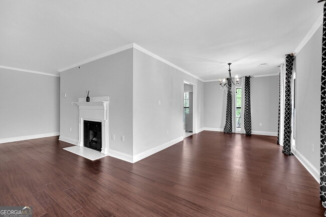 Building Photo - 1104 Pine Heights Dr NE