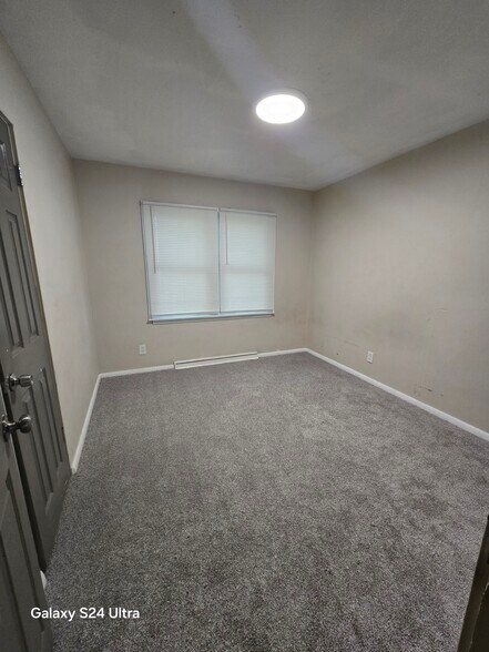 Building Photo - 805 Otto St
