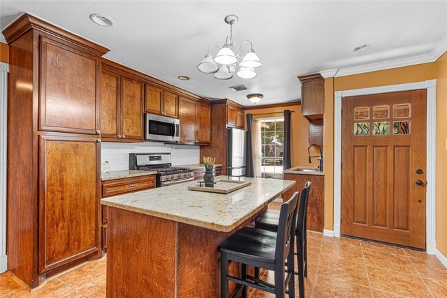 Building Photo - 9319 Jaywood St