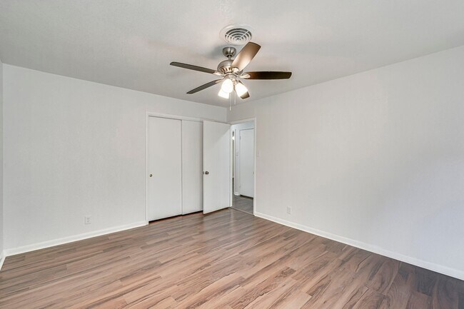 Building Photo - 3561 Westfield Ave