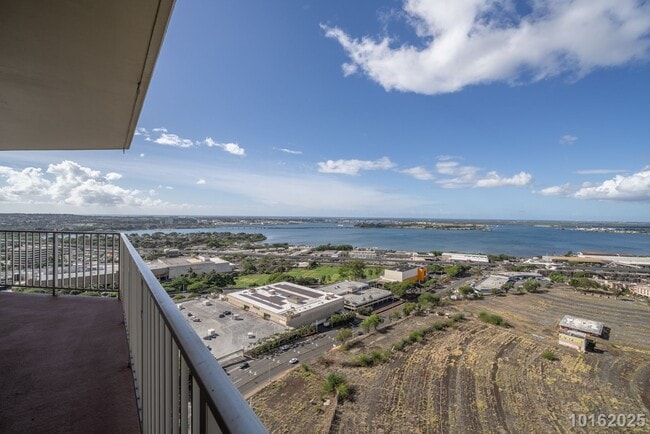 Building Photo - 2 Bed 2 Bath 2 Parking IN PEARL CITY
