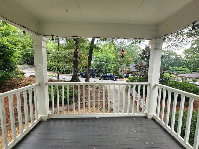 Building Photo - 613 Home Avenue SE