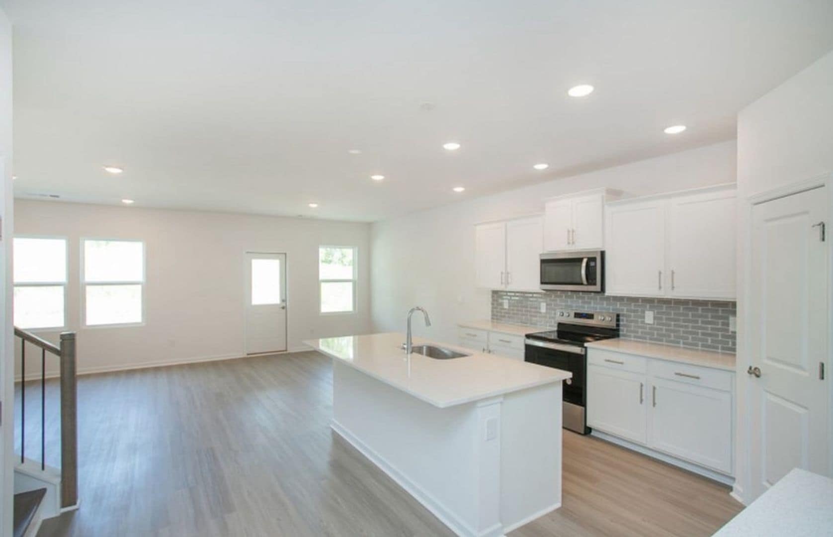 Building Photo - 448 Jet Strm Dr