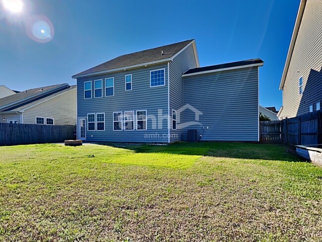 Building Photo - 636 Silver Moss Dr