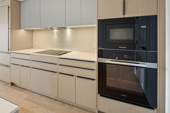 Building Photo - Modern island living at Park Ward Village #1711