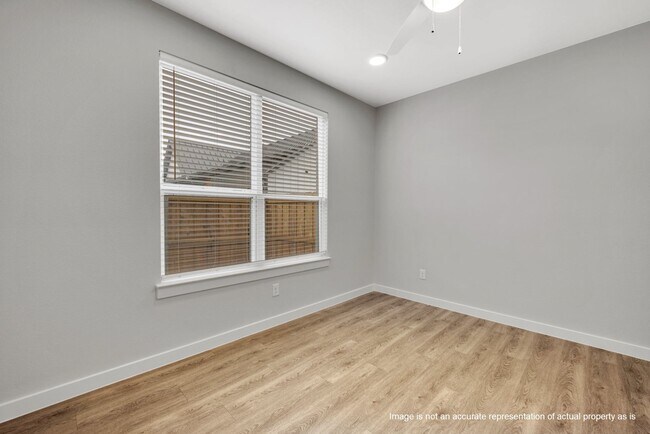 Building Photo - 2404 Eaton St