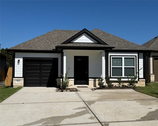 Primary Photo - 11840 E Gate Dr