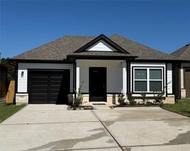 Building Photo - 11840 E Gate Dr