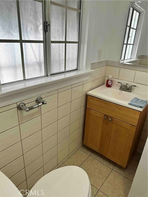 Building Photo - 1030 W 64th St