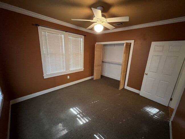 Building Photo - Location!  Location!  Adorable 2 bedroom, 1 bath home near Zachary High